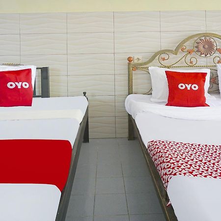 Putih Mulia Homestay Syariah Lumajang Exterior foto