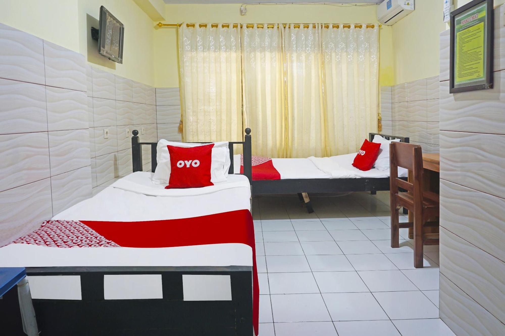 Putih Mulia Homestay Syariah Lumajang Exterior foto
